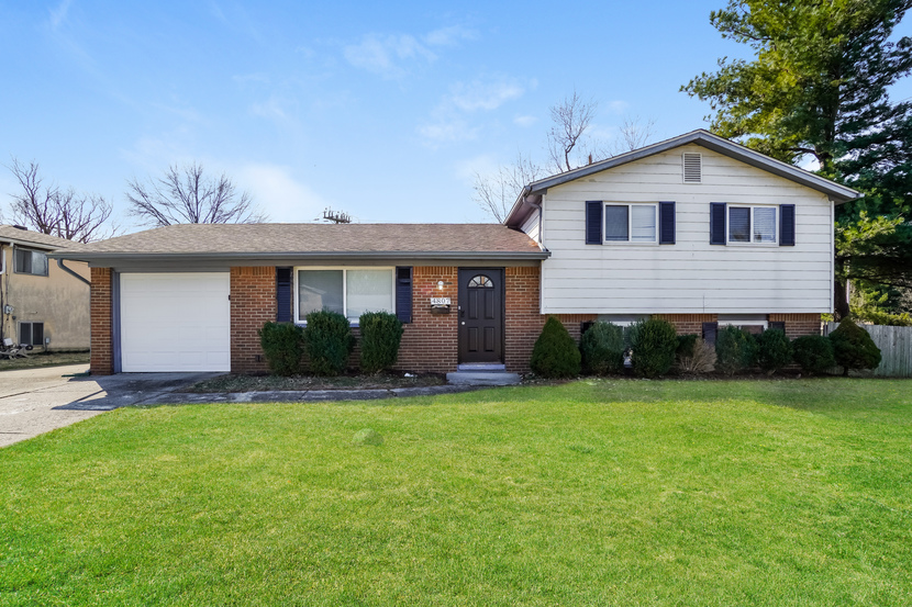 4807 WARMINSTER DR COLUMBUS, OH 43232